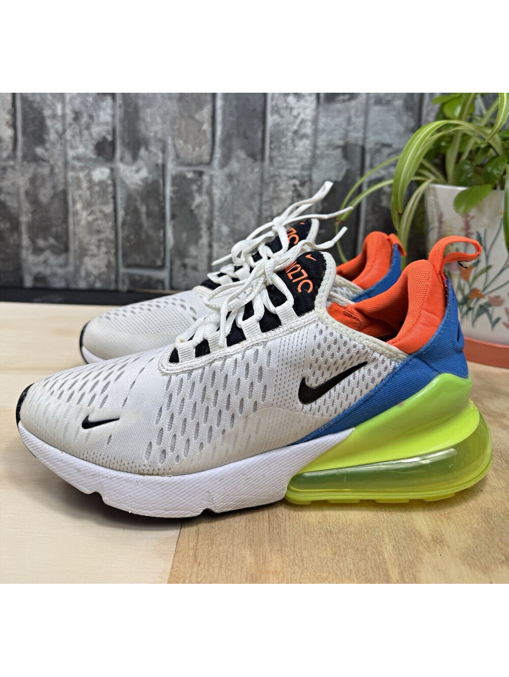 Nike Air Max 270 Women’s Summit White Volt Low Top Lace-Up Mesh DO6691-100